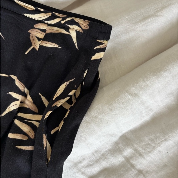 Vintage Signature by Jerell Made in USA Black and Cream Leaf Maxi Skirt - Picture 2 of 7